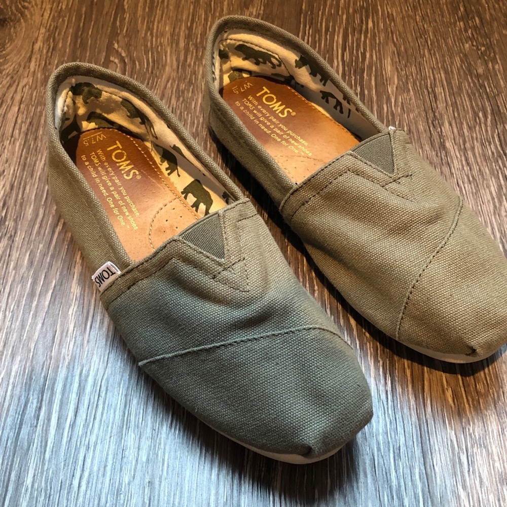 Olive/Army Green Toms